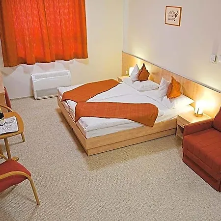 Hotel Voelgyikut Haz *