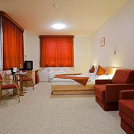 Voelgyikut Haz Hotel *